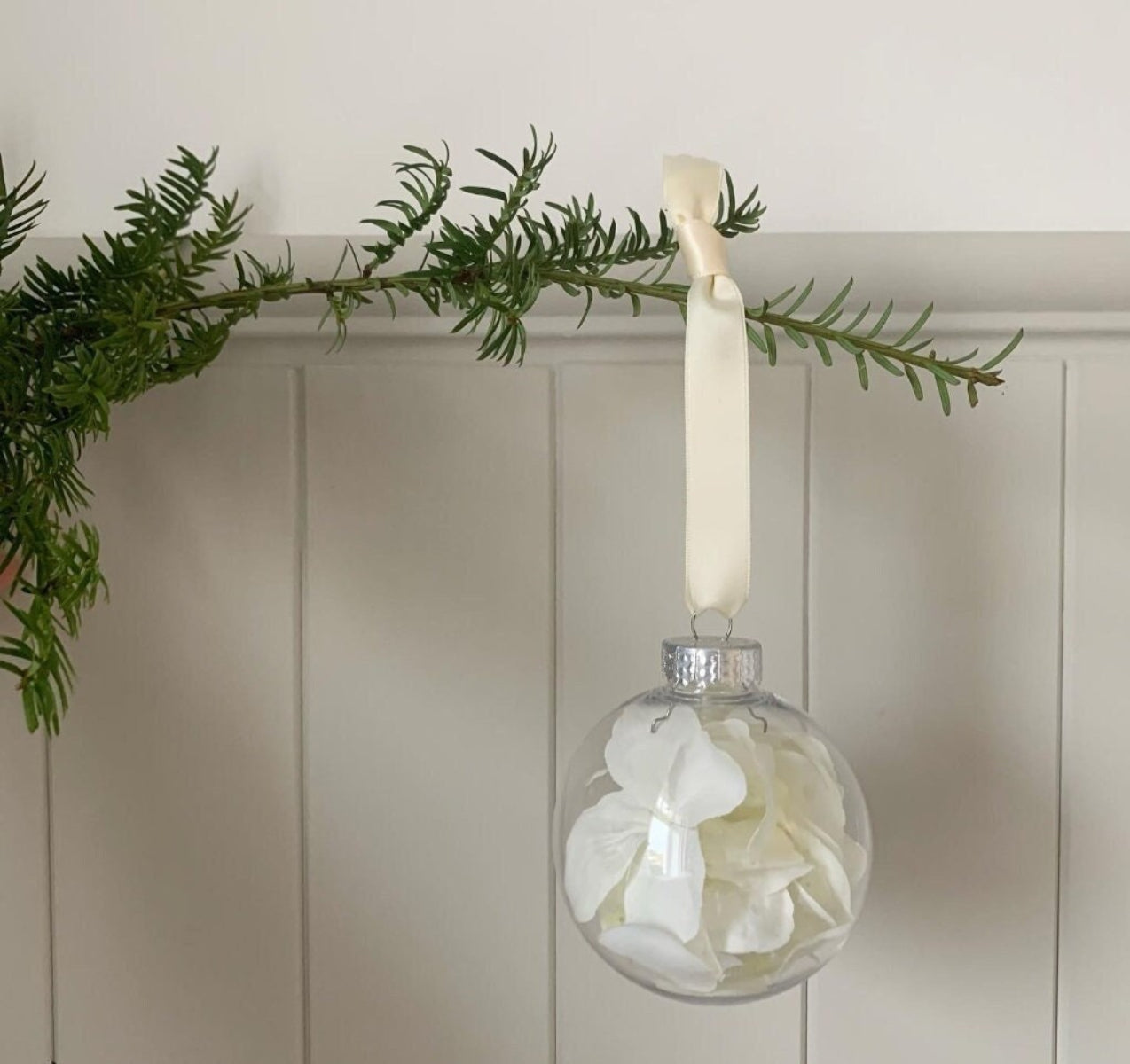 Handmade Dried Flower Bauble - Hydrangea