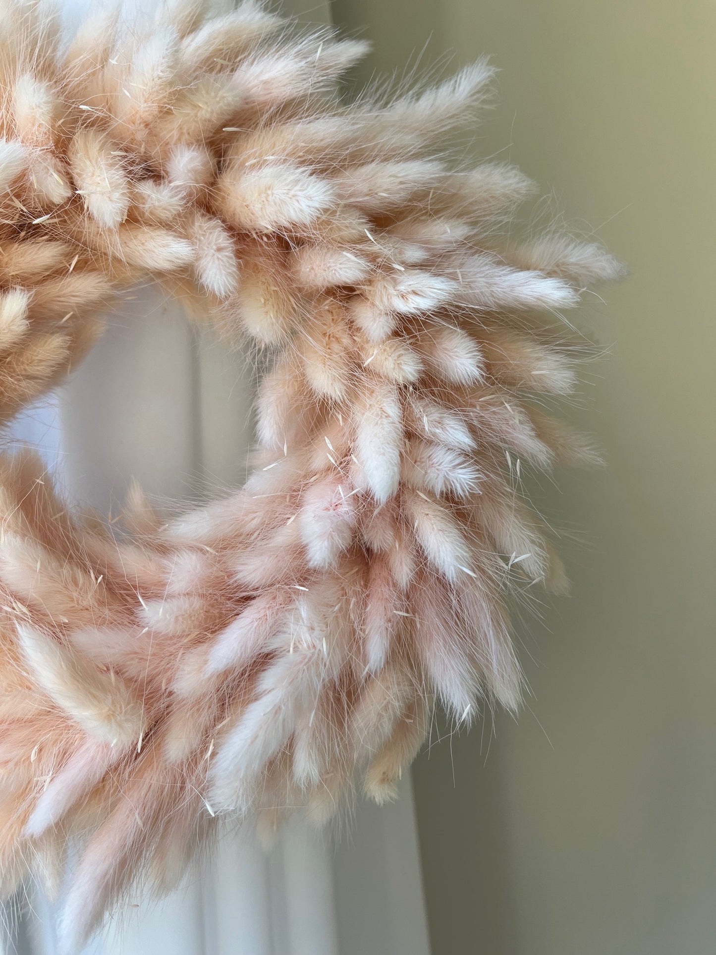Mini Dried Bunny Tails (Lagurus) Wreath